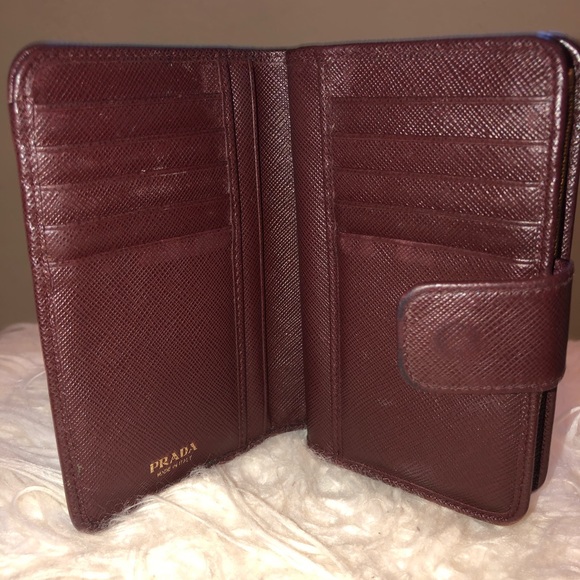 Prada medium wallet. Burgundy - Picture 4 of 8